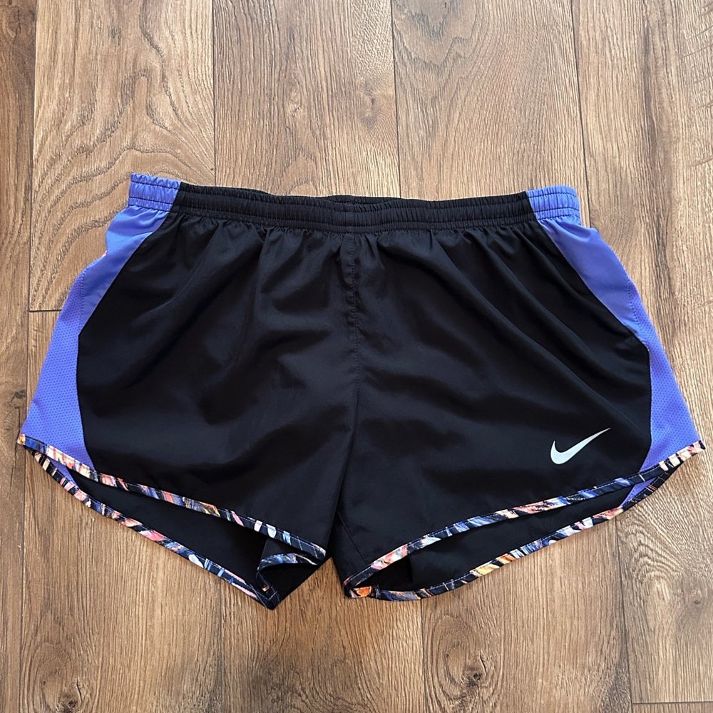 Nike Women’s Running Shorts Size Medium
